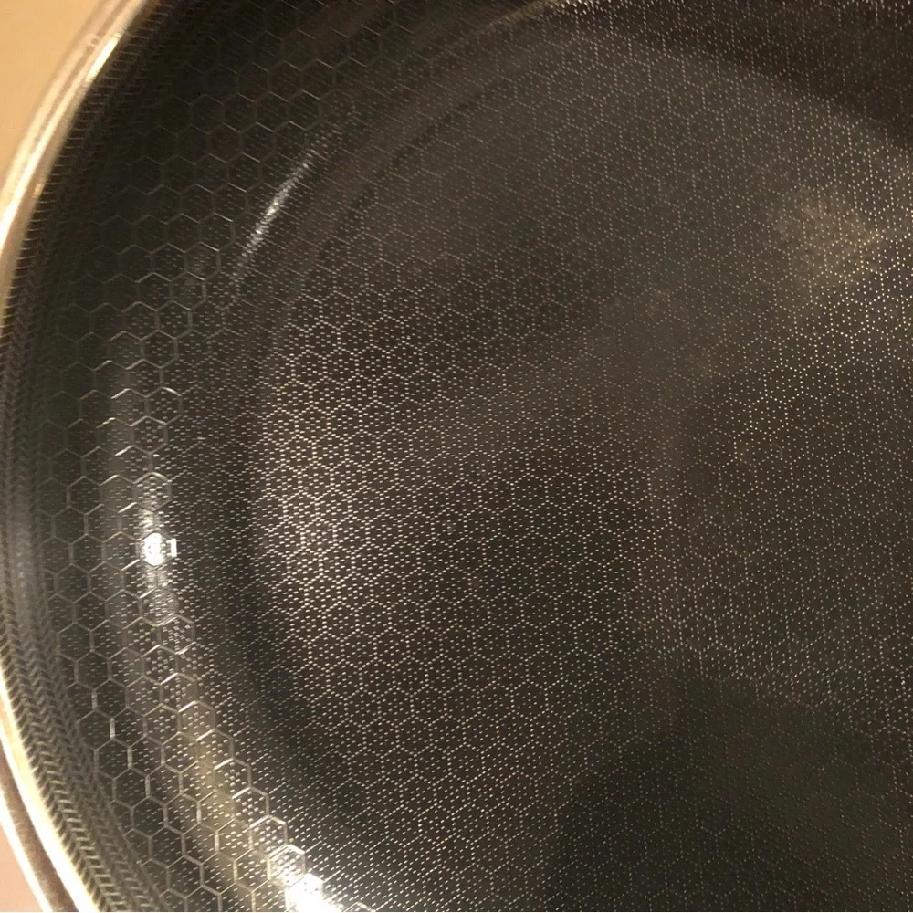 HEXCLAD 10 Inch Hybrid Stainless Steel Non-Stick Frying Pan with Lid - Picture 6 of 12